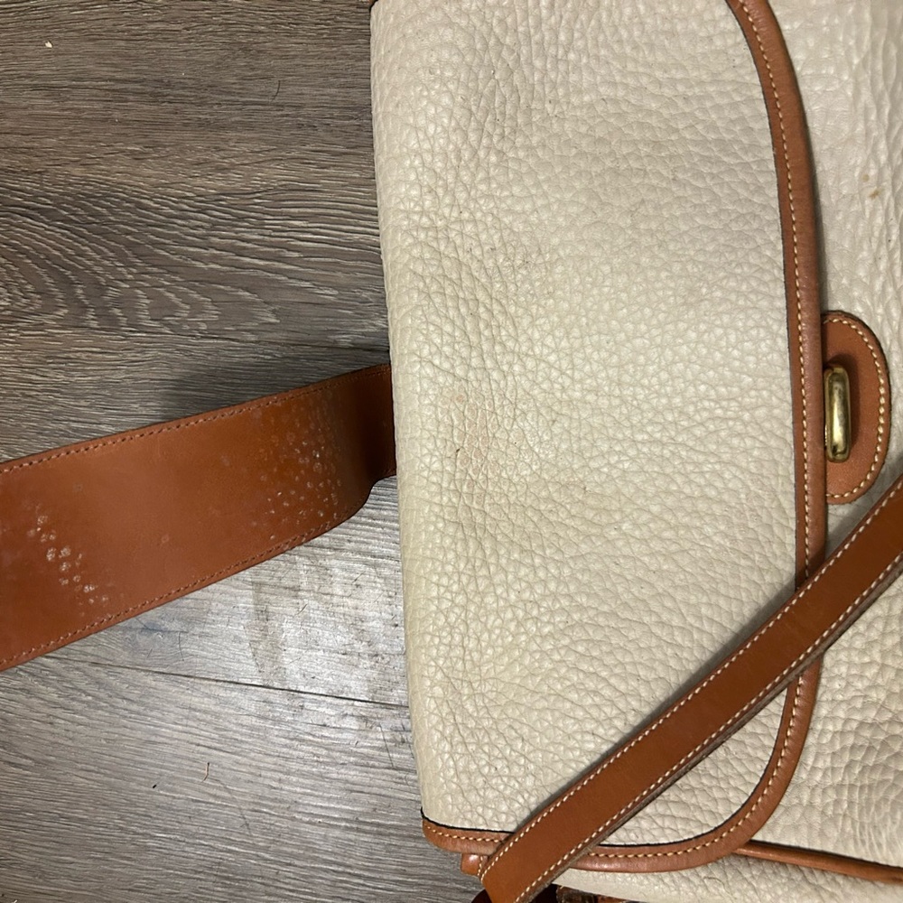 Vintage Dooney & Bourke Cream and Tan Crossbody Bag - Picture 10 of 16